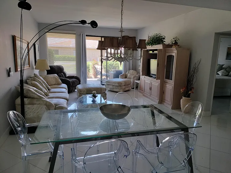 72 Majorca Dr — Photo 17