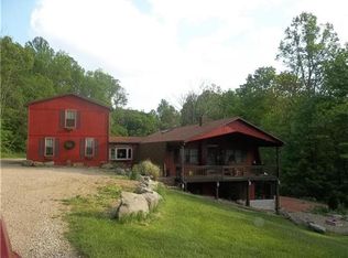 100 Moonlight Ln, Saint Marys, WV 26170