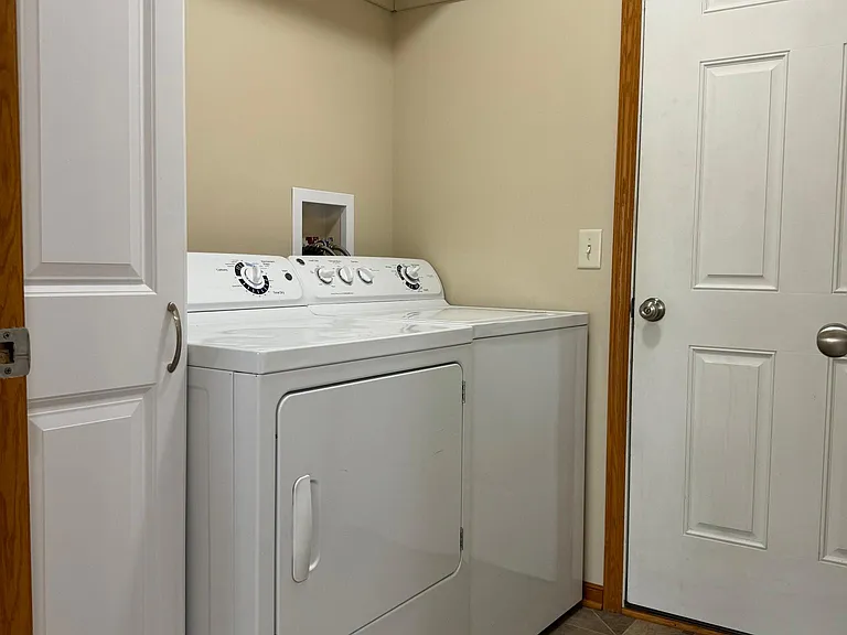 6172 Laroche Rd — Photo 6