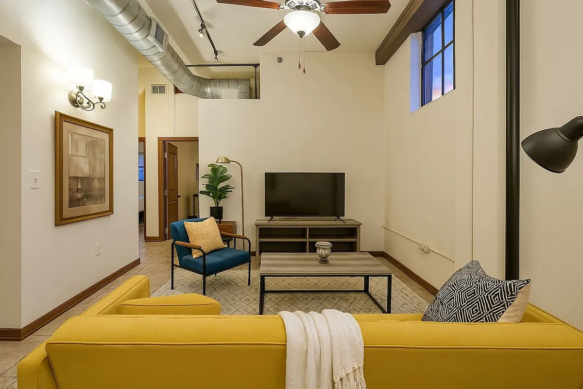 Living Room - 515 N Robberson Ave #ID1534842P