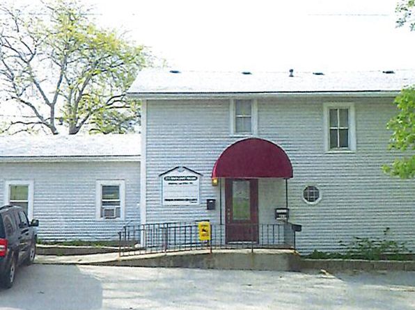 211 N Locust St, Glenwood, IA 51534
