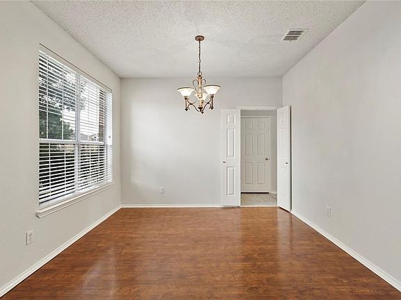 5th image of 1310 Westgate Dr