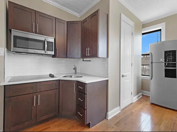 576 Seneca Avenue image 4 of 8