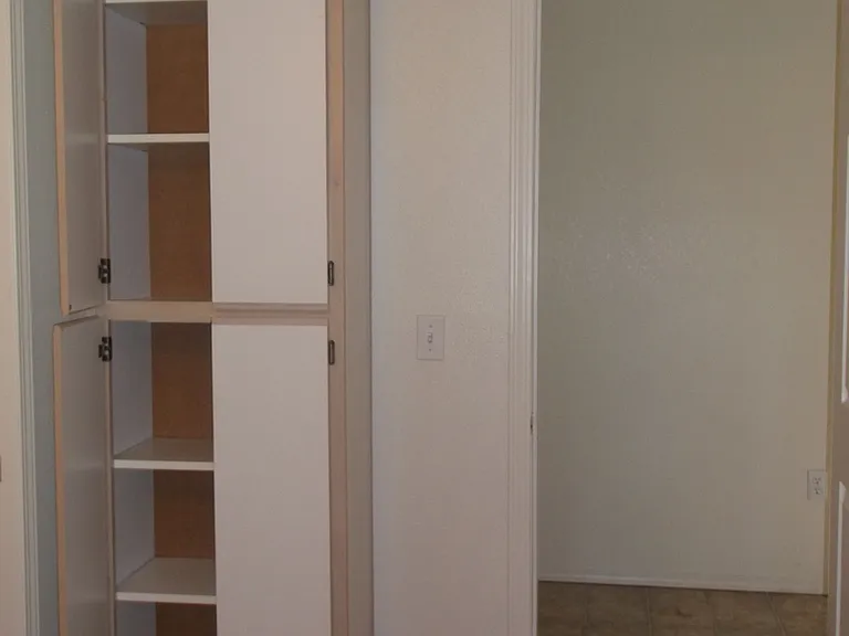 167-Triple Crown Apts — Photo 24