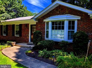 8702 Thunderbird Ct, Vienna, VA 22182