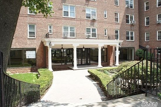 2nd image of 6361 Yellowstone Blvd APT 1N