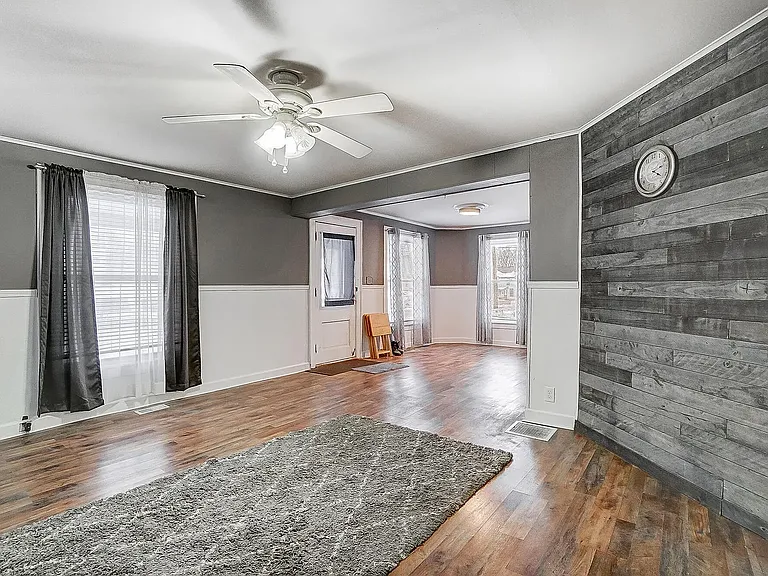 1407 Mound St — Photo 5