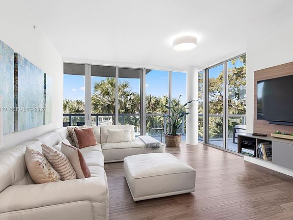 4th image of 9940 W Bay Harbor Dr Unit 3G