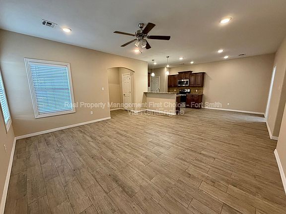 3rd image of 9720 Haven Blvd