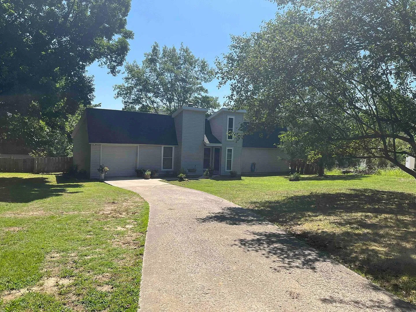 2 bed, 1023 sqft, $1,800 — Photo 2