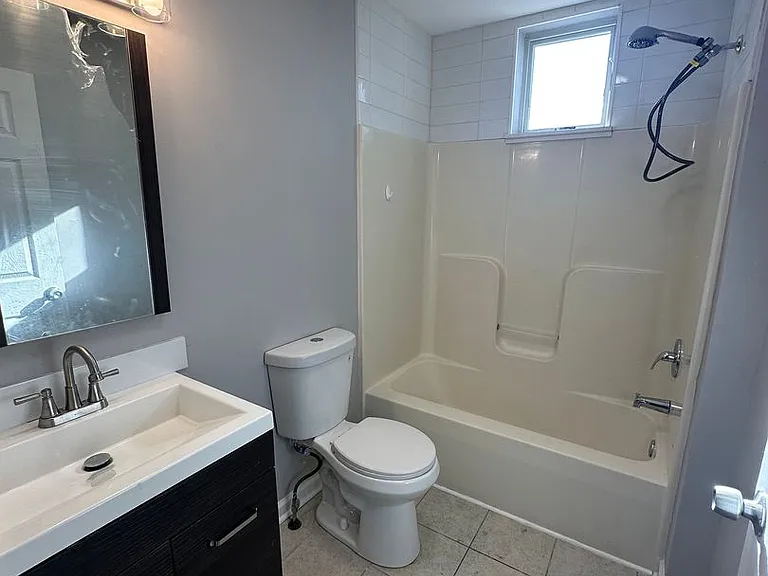 2242 Latona St — Photo 14