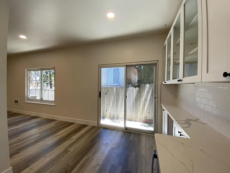 130 Magnolia Ave — Photo 6