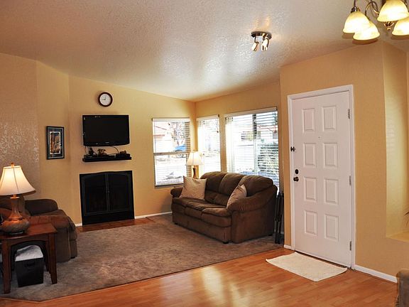 Livingroom1