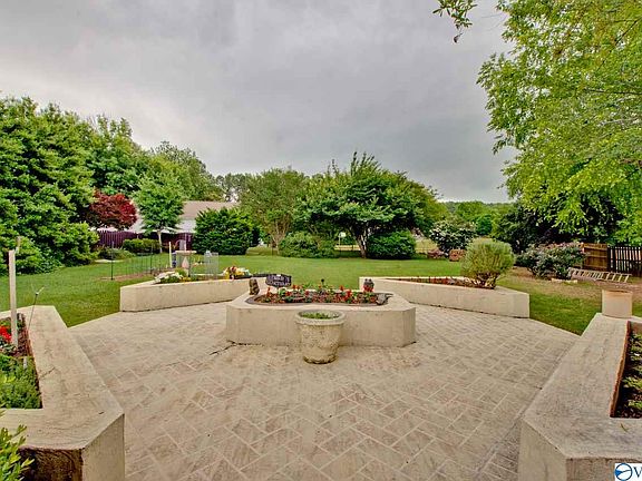 4th image of 530 Highland Dr