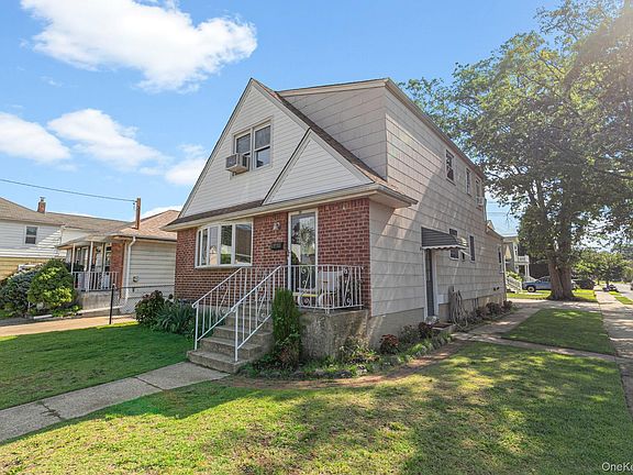 2nd image of 19 Acorn Place