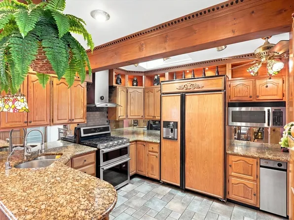 38 Eastman Ave, Swampscott, MA 01907