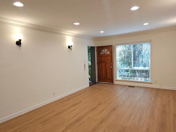 2nd image of 451 S Doheny Dr #451