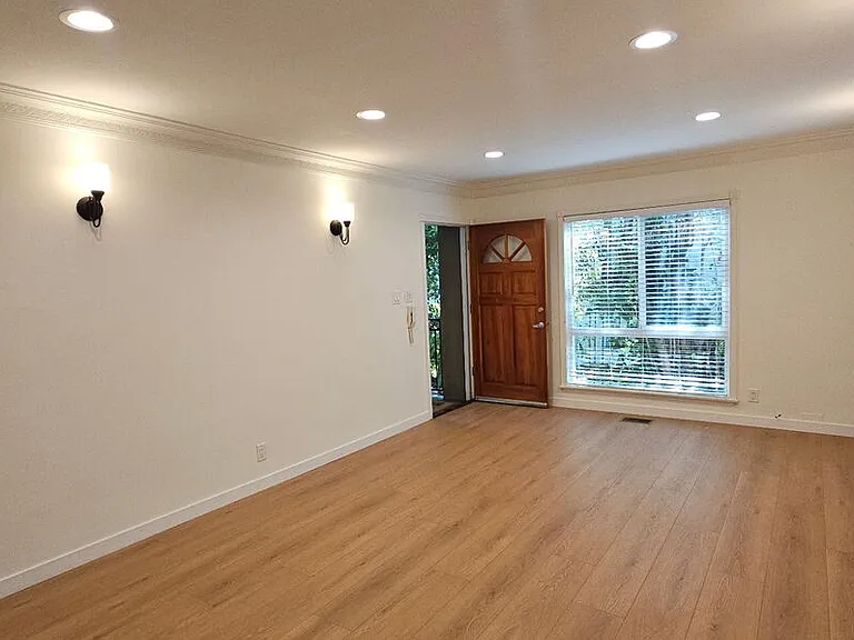 451 S Doheny Dr #451 — Photo 2
