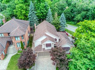 2 Morningview Pl, Kitchener, ON N2P 1Z2