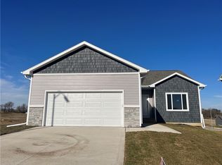 713 Plainside Ave, Norwalk, IA 50211