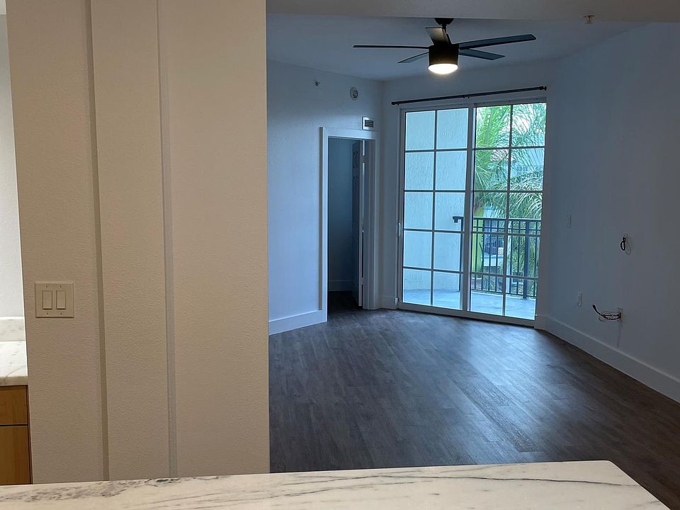 1st image of 511 SE 3rd Ave #505