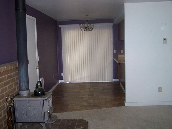 3rd image of 915 Nebraska St SE