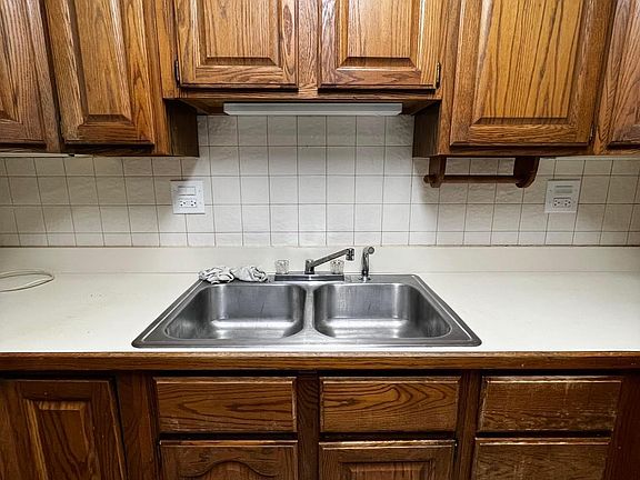 4th image of 219 Wapoos Ct #0
