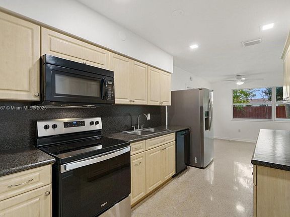 2nd image of 50 NE 45th Ct #50