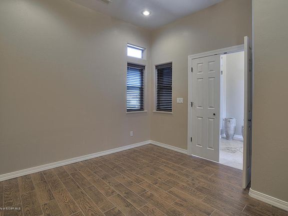 4th image of 6525 Club House Dr