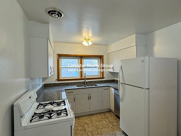 3rd image of 4950 Greenwood St #3E