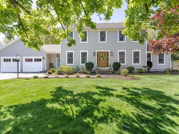 10 Split Creek Ct, Cranston, RI 02921