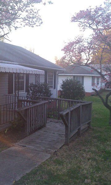 1st image of 1413 Fairview St