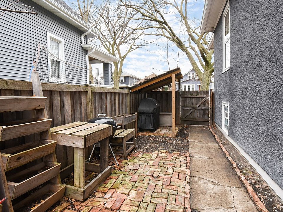 2nd image of 1156 S East Ave
