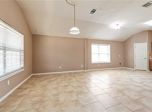 4th image of 104 Emma Lynn Ln