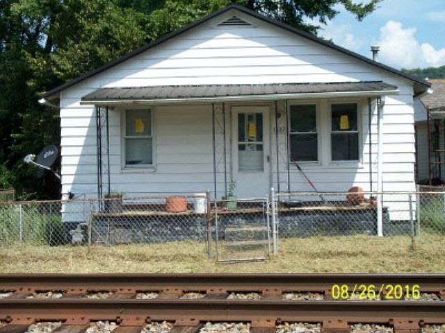 1st image of 1427 E 3rd St