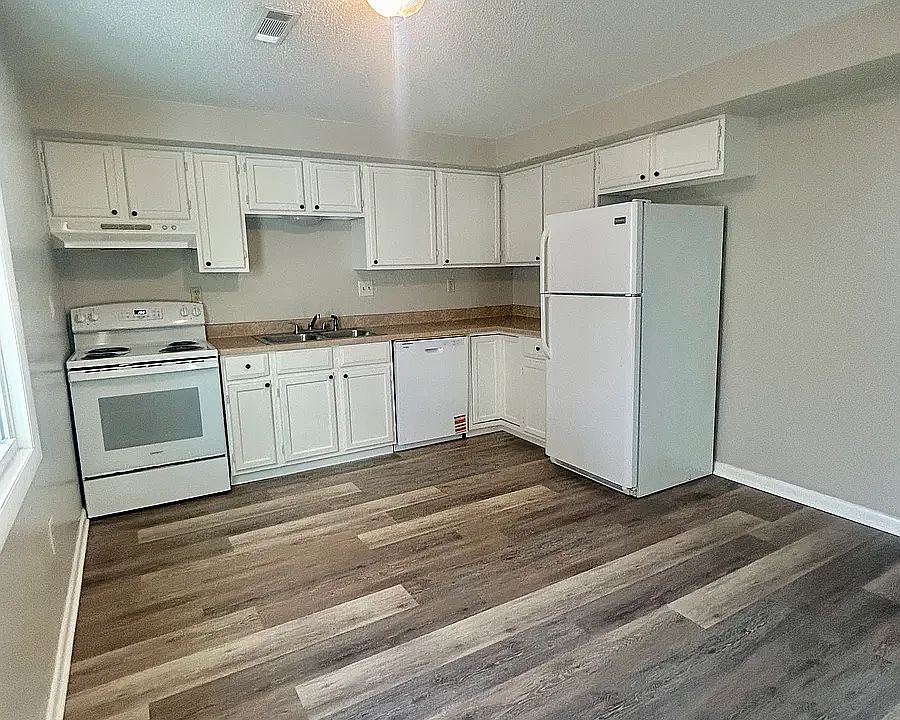1st image of 122 W North St APT 6