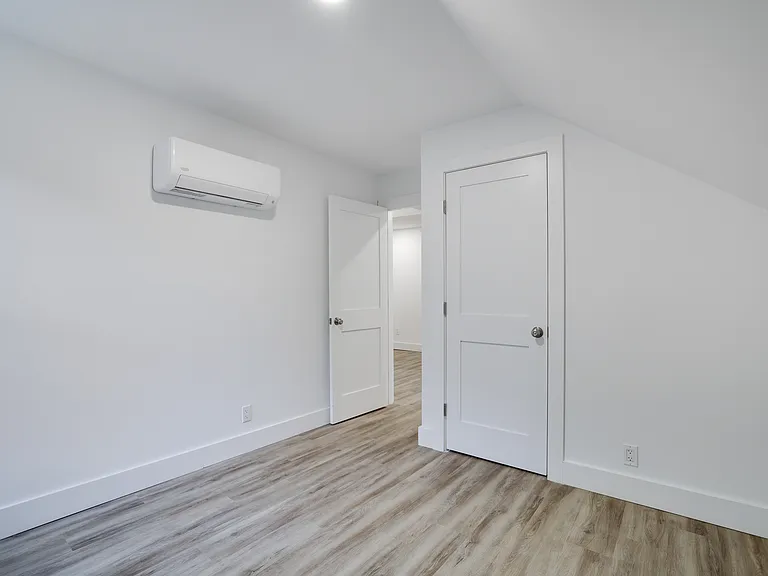127 Evergreen Ln #5 — Photo 11