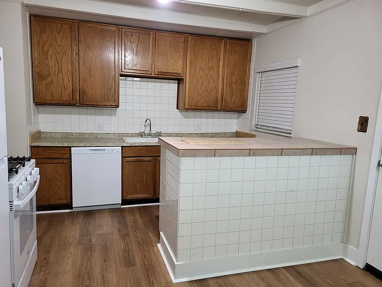 300 Utah St — Photo 30