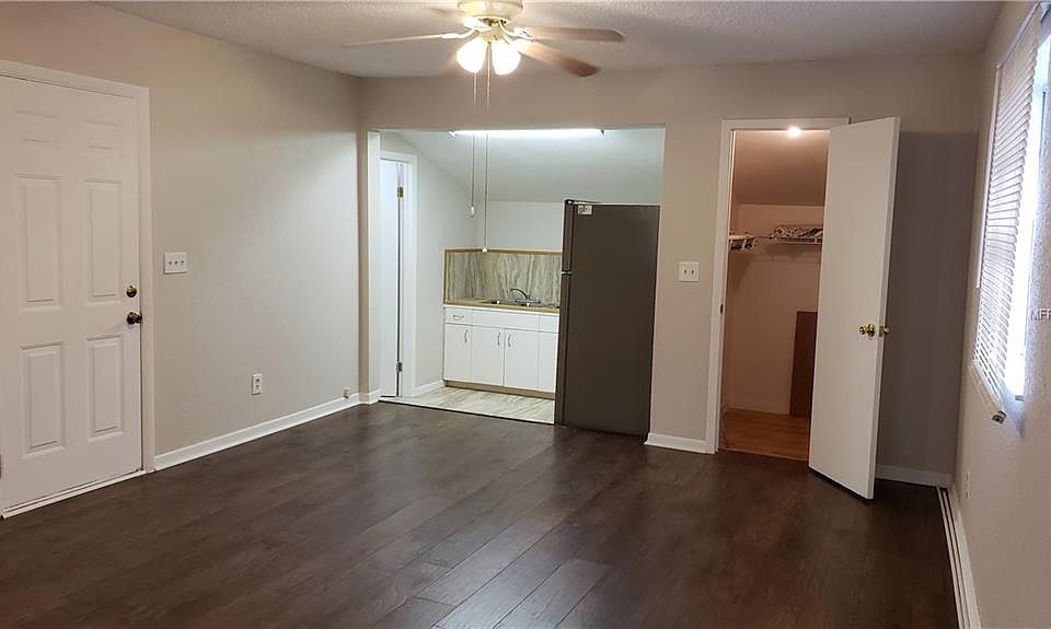 1st image of 411 Avenue E SE #B