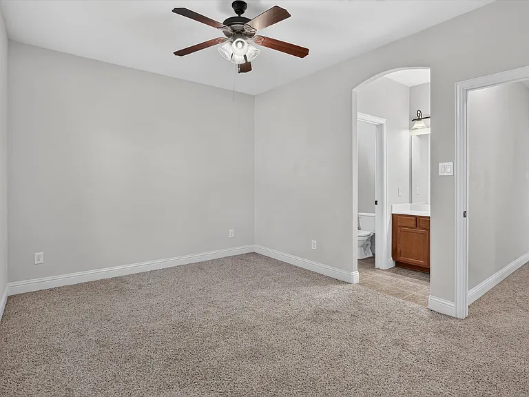 4635 Saginaw Ct — Photo 25
