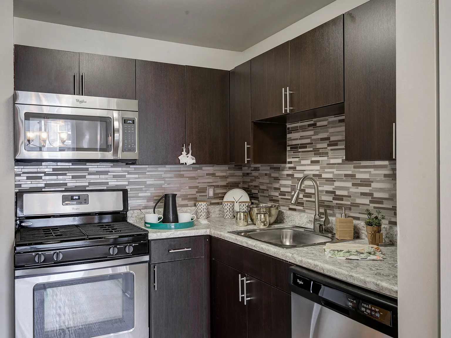 East Meadow Apartment Homes — Photo 2