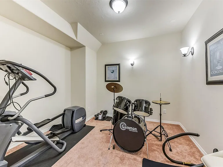 13918 Majestic Spring Ln — Photo 29