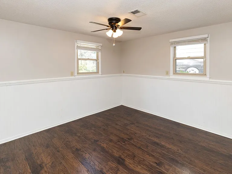 3815 Hillcrest Dr — Photo 19