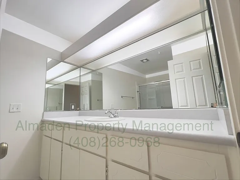 6082 Montgomery Ct — Photo 10