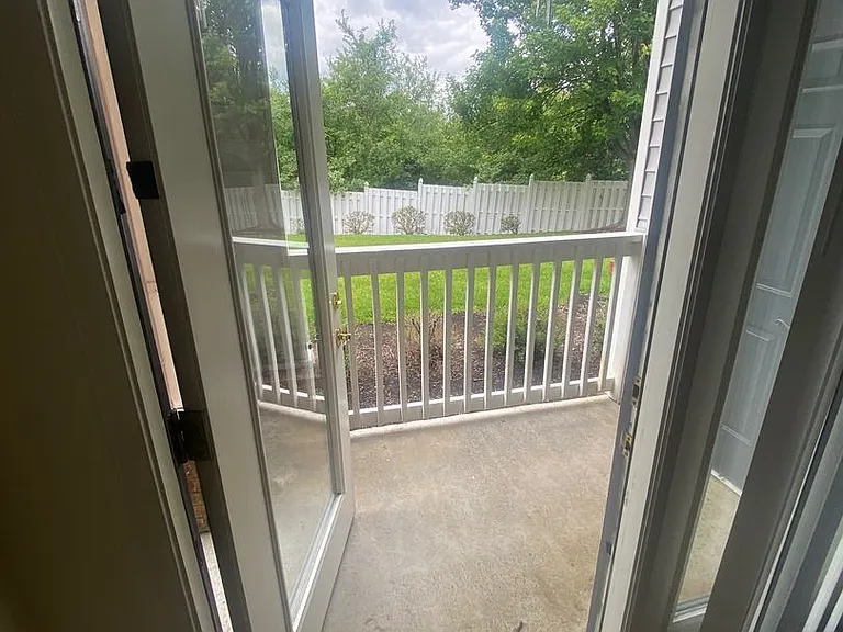 Ridgewood Place Senior Apartment — Photo 33