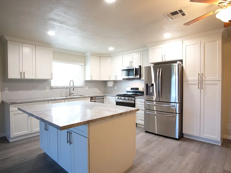 1058 Locust Ave — Photo 8
