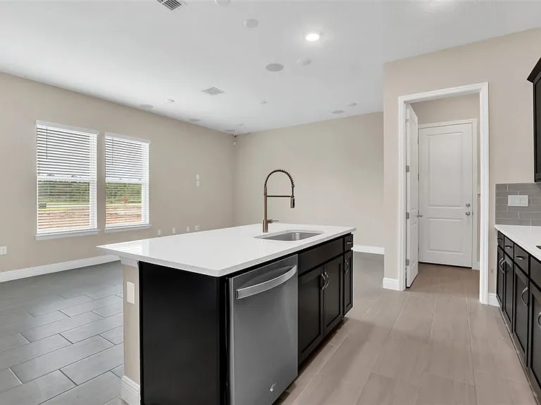 2953 Voyager Ave — Photo 17