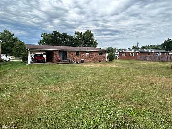 3rd image of 94 Greenbrier Ave