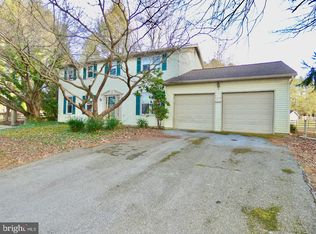 8 Colonial Ct, Hockessin, DE 19707