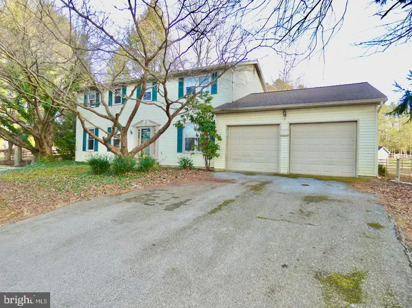 8 Colonial Ct, Hockessin, DE 19707